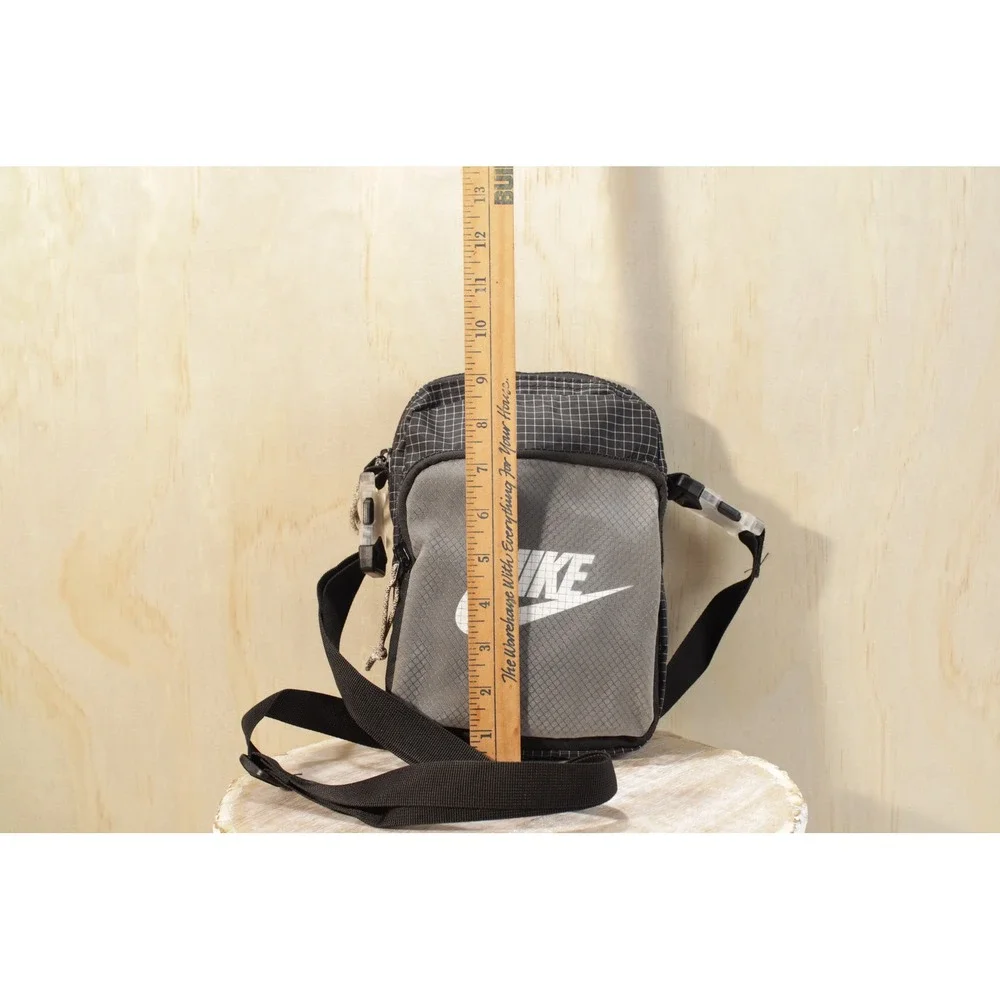 Nike Heritage 2.0 Crossbody Bag Grey Black Grid Ripstop Small Messenger Bag